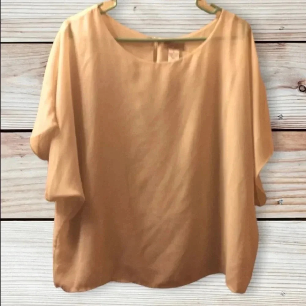 Francesca’s Blouse - Picture 2 of 4